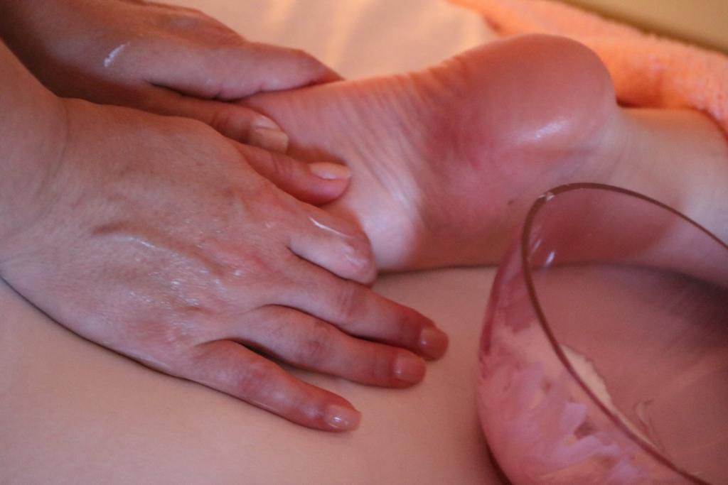 Massagem nos Pés 5 - Spa Harmoniê